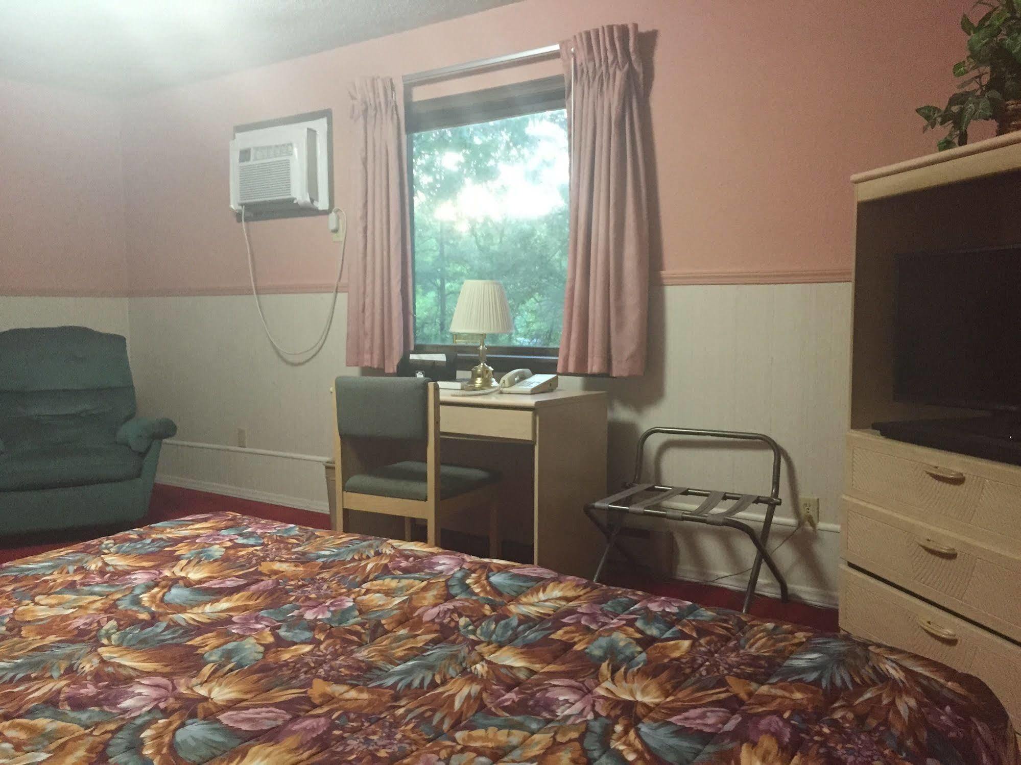 Carlin Villa Motel Carlinville Exterior photo