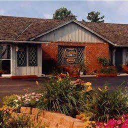 Carlin Villa Motel Carlinville Exterior photo